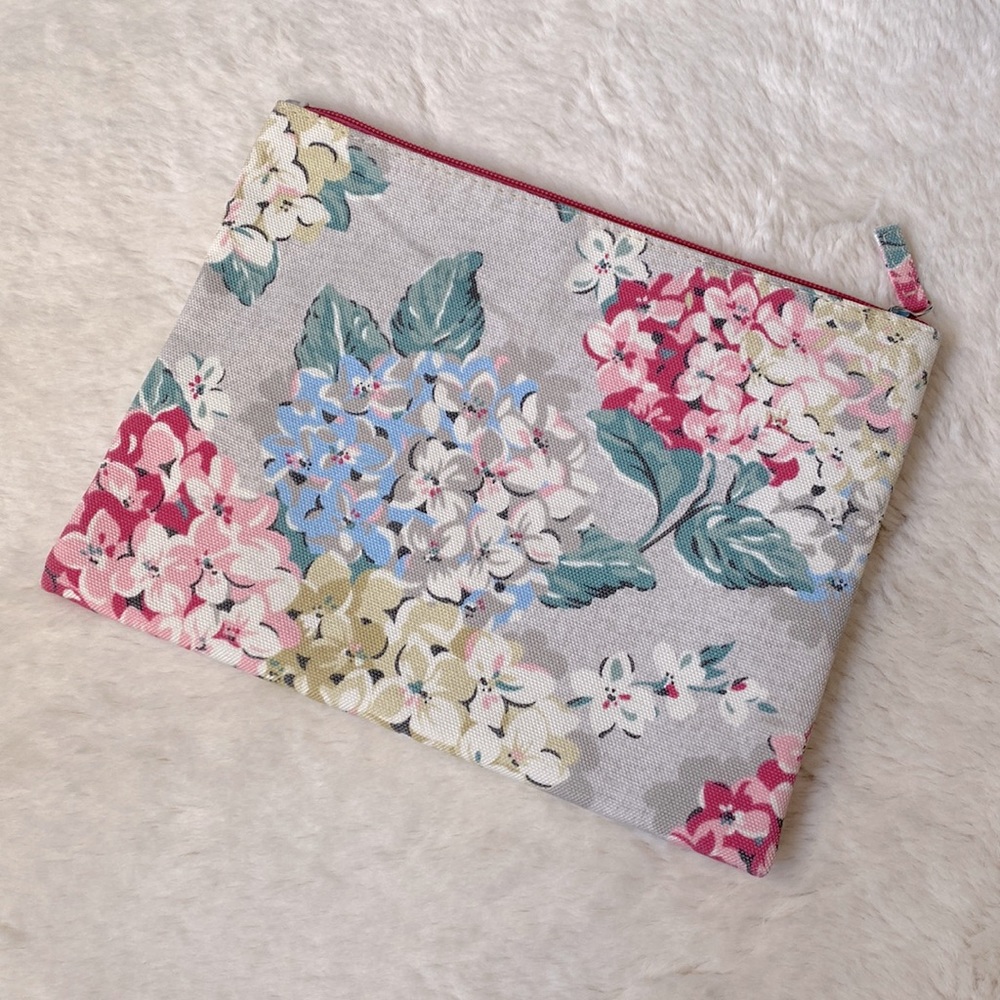 NWOT. DSW Floral Clutch/Makeup Bag